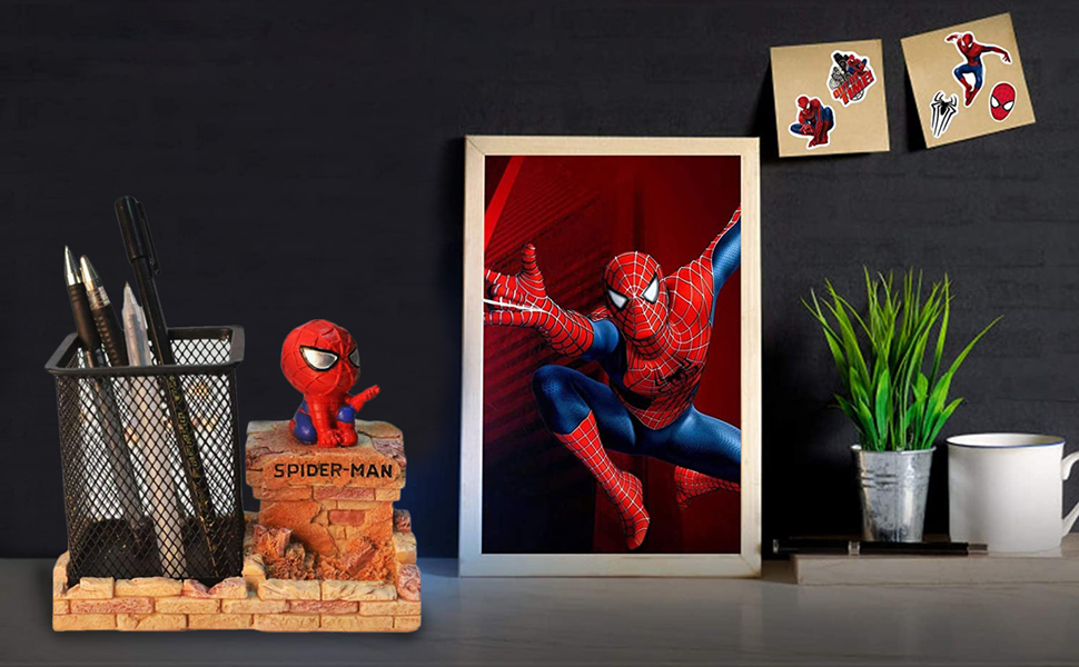 Spiderman pen holder